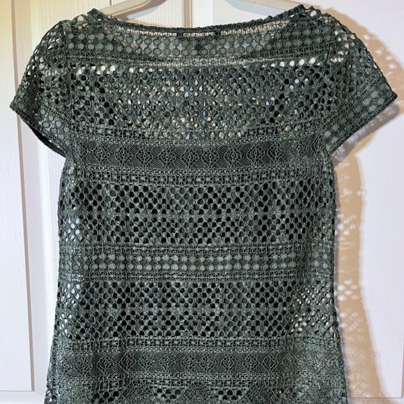 Banana Republic Mixed Lace SS Top - Green (NWT) - Picture 9 of 10